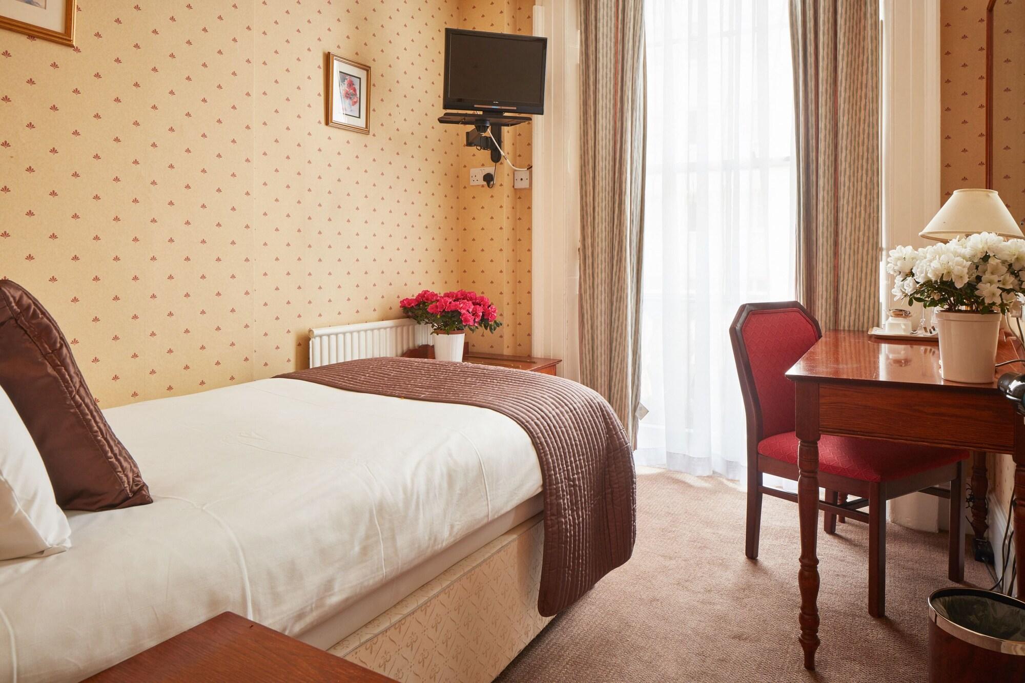 The Diplomat Hotel Лондон Экстерьер фото