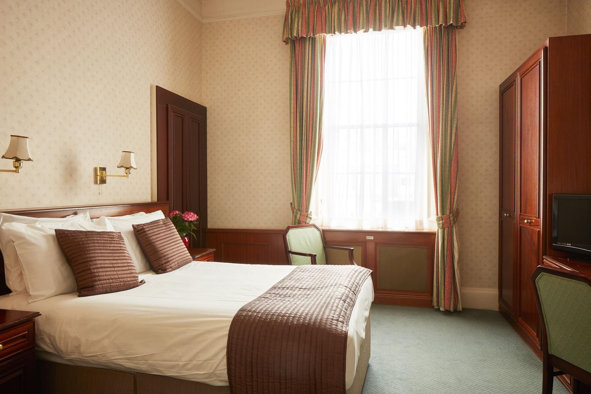 The Diplomat Hotel Лондон Экстерьер фото