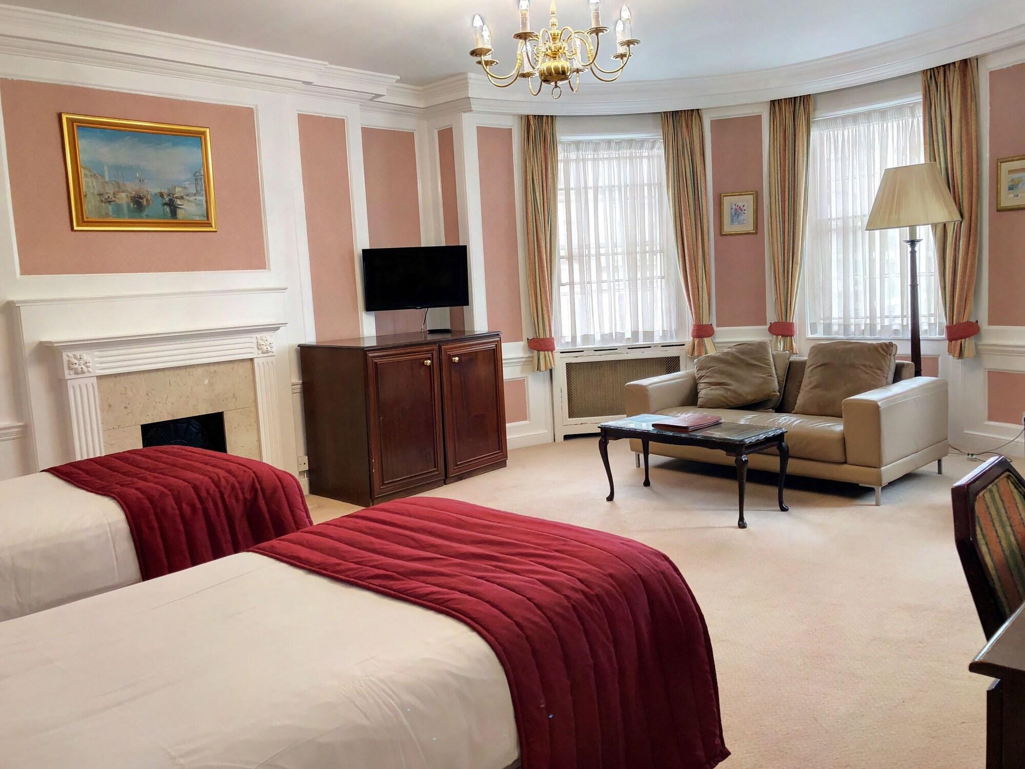 The Diplomat Hotel Лондон Экстерьер фото