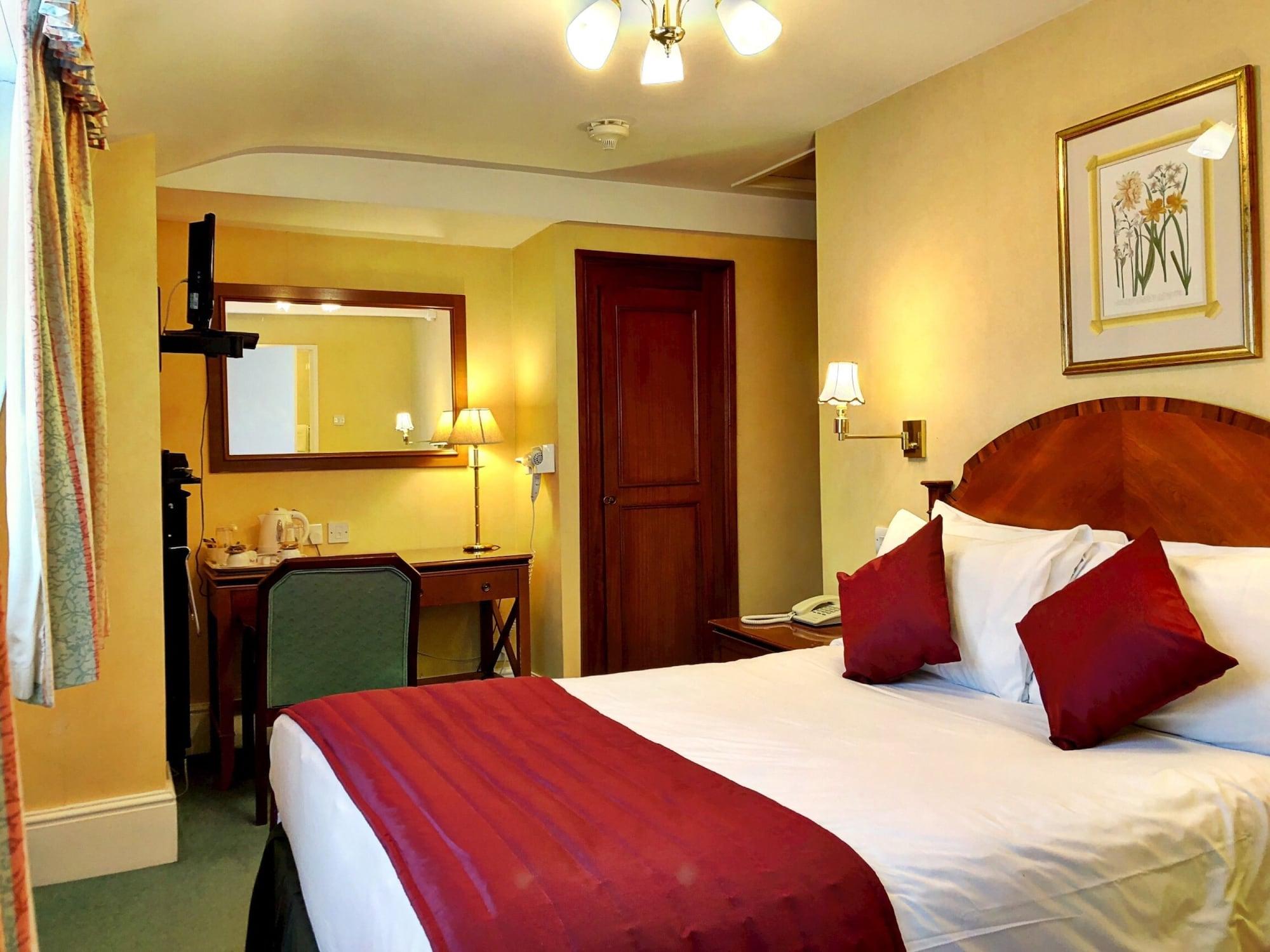 The Diplomat Hotel Лондон Экстерьер фото