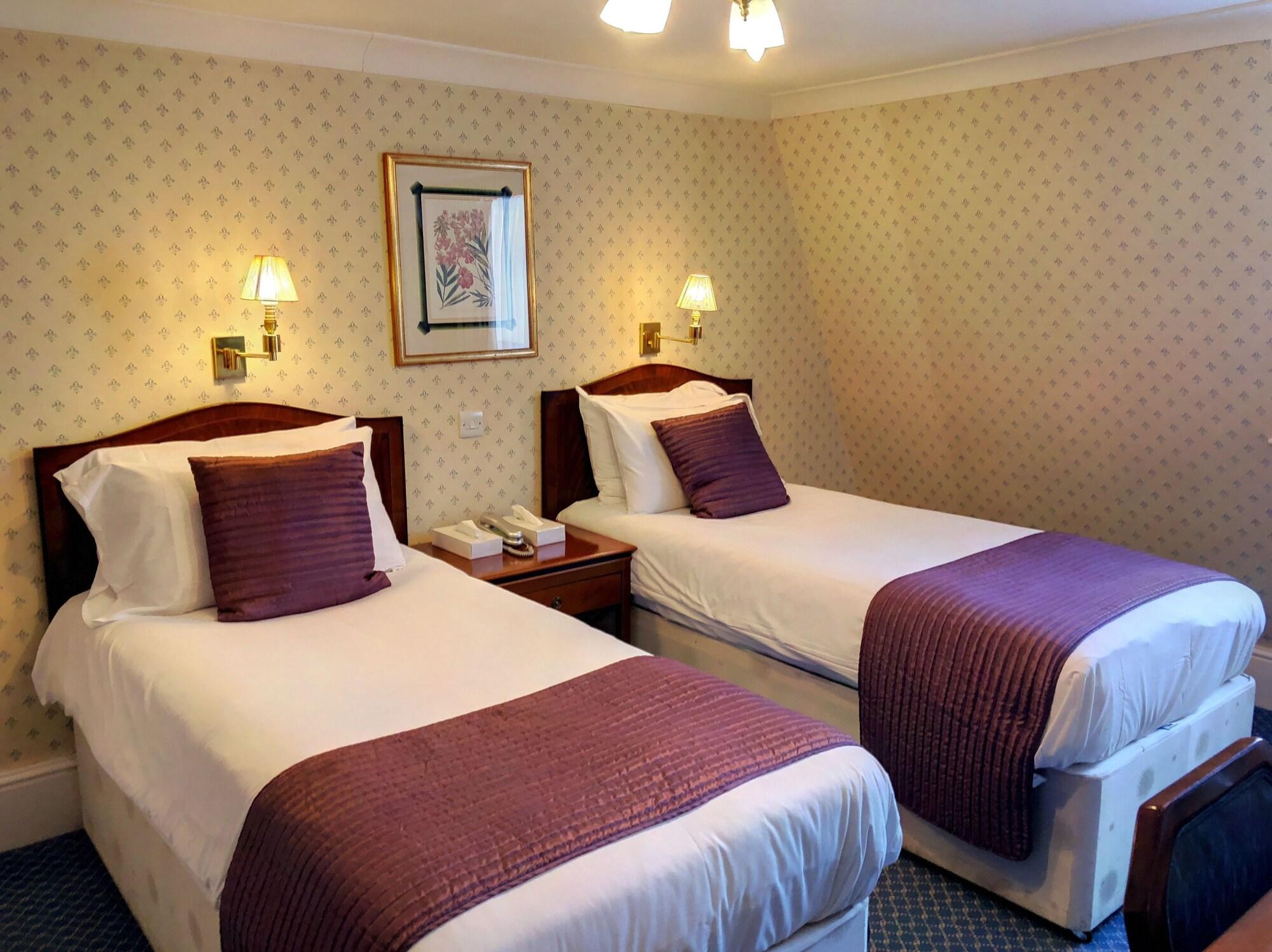 The Diplomat Hotel Лондон Экстерьер фото