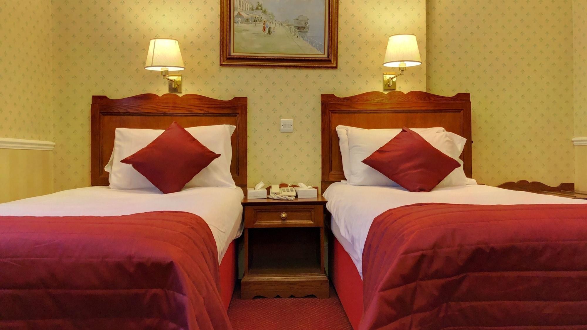 The Diplomat Hotel Лондон Экстерьер фото