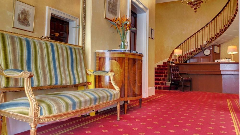 The Diplomat Hotel Лондон Экстерьер фото