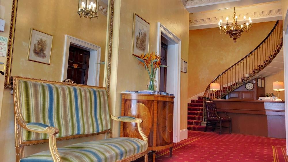 The Diplomat Hotel Лондон Экстерьер фото