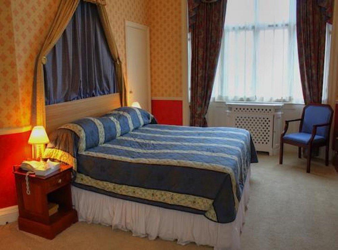 The Diplomat Hotel Лондон Экстерьер фото