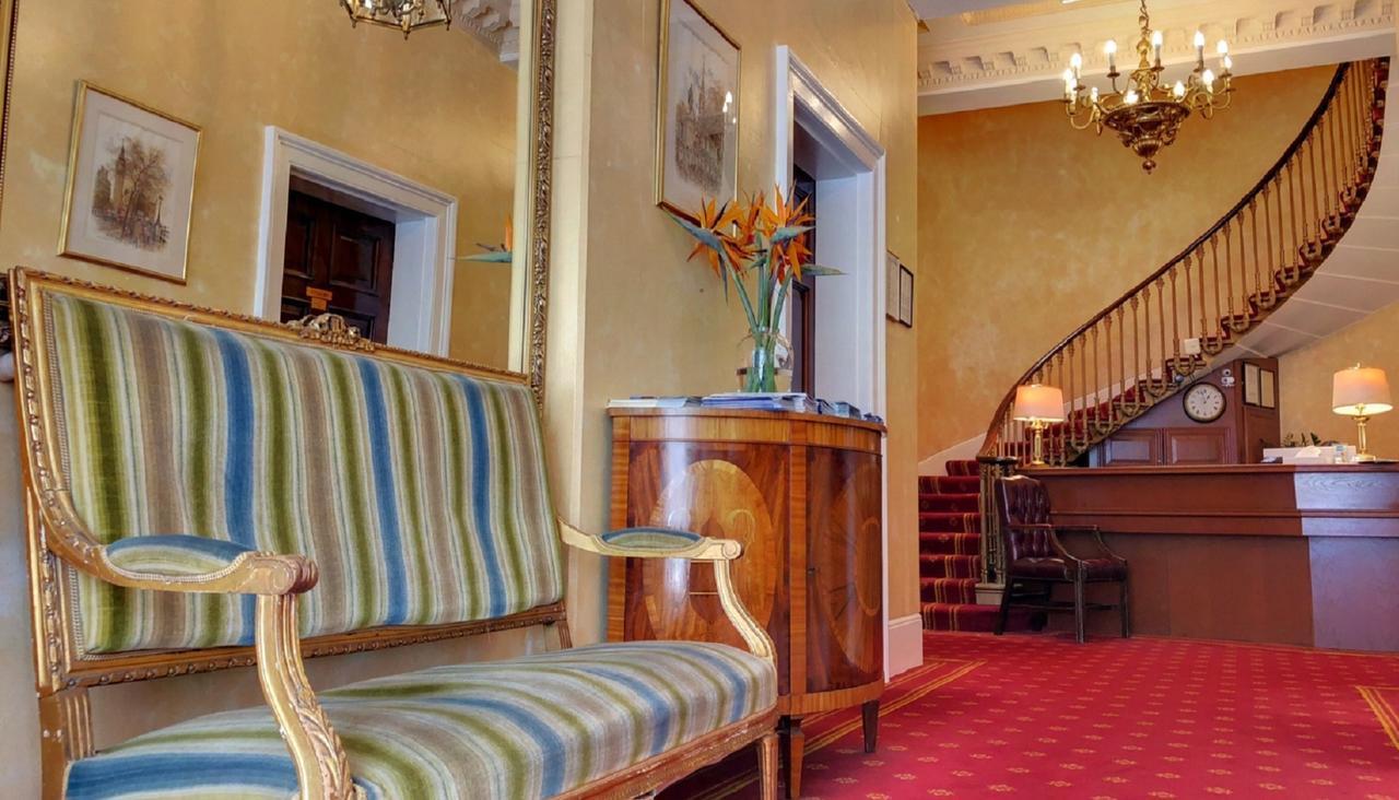 The Diplomat Hotel Лондон Экстерьер фото