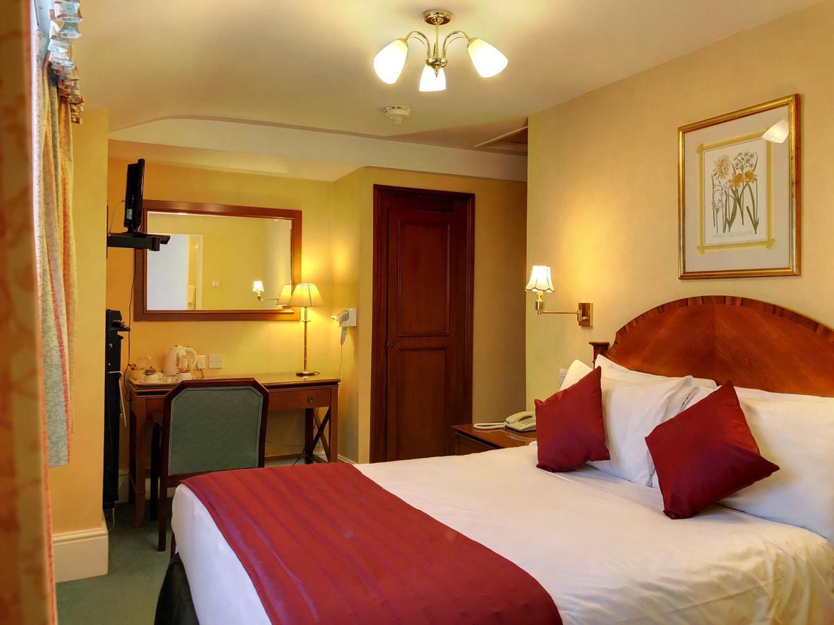 The Diplomat Hotel Лондон Экстерьер фото