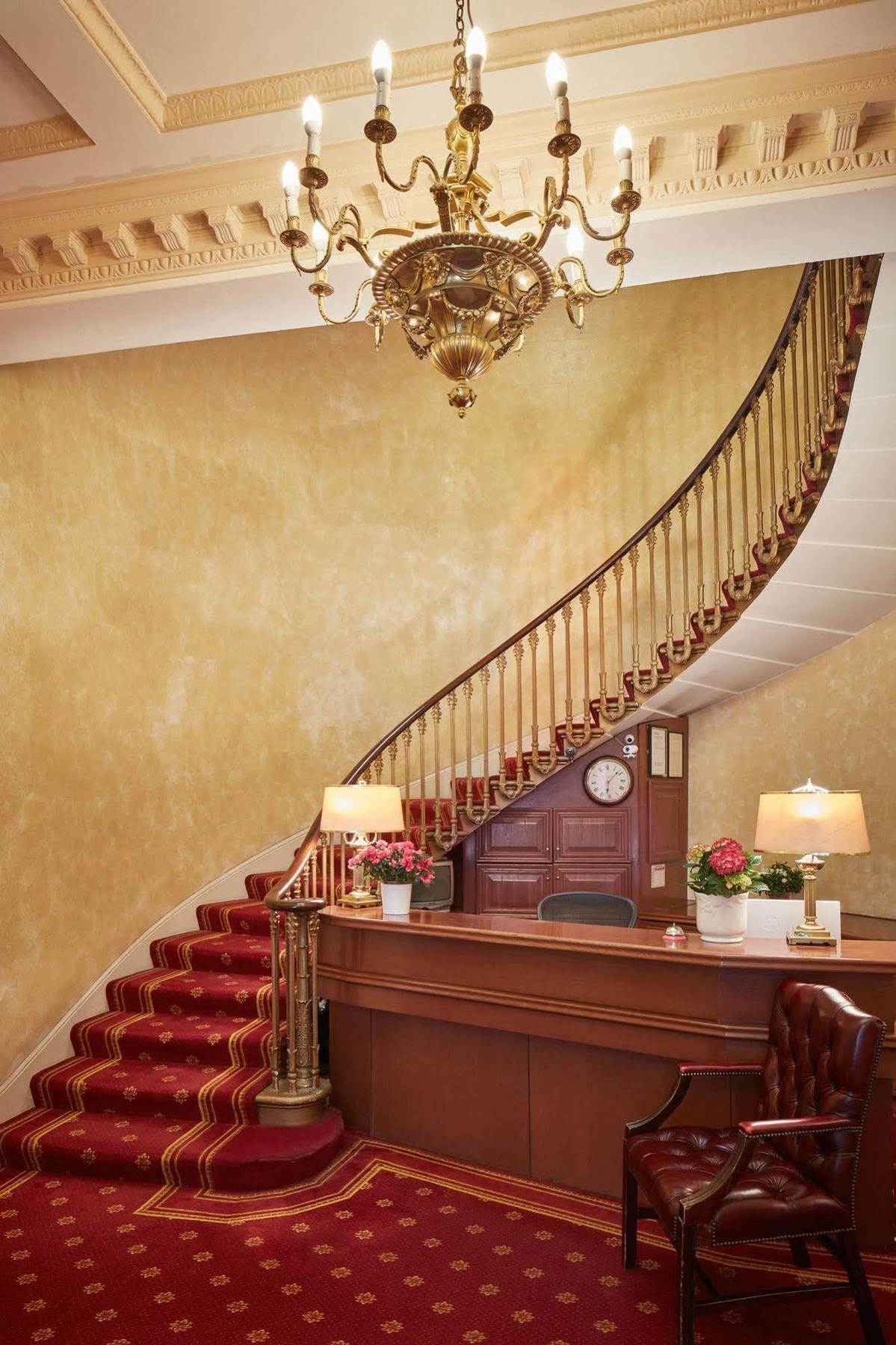 The Diplomat Hotel Лондон Экстерьер фото