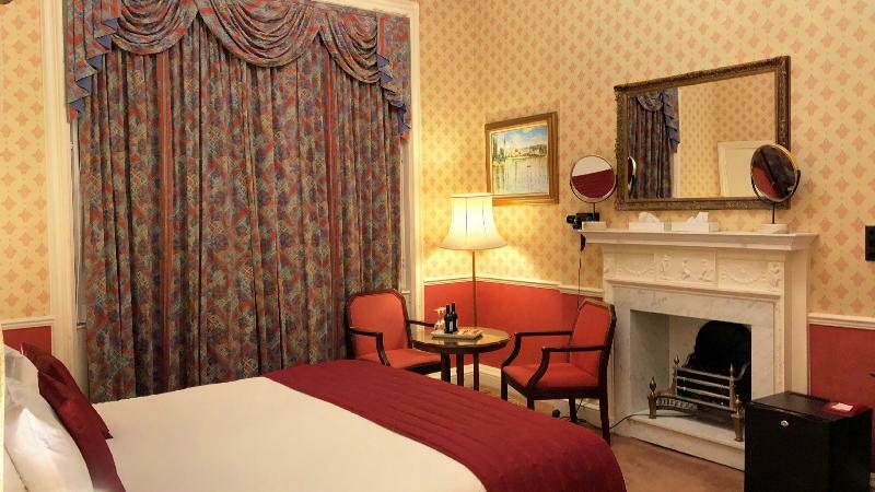The Diplomat Hotel Лондон Экстерьер фото